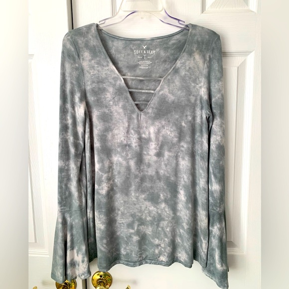 American Eagle Outfitters Tops - American Eagle Outfitters Soft & Sexy Top Flare Bell Long Sleeve V Neck Women S